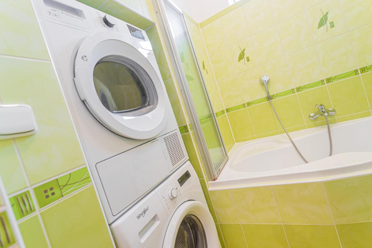 Jet Hottub - Washer&Dryer - 12Min Center - 160Mbs Wifi Πράγα Εξωτερικό φωτογραφία